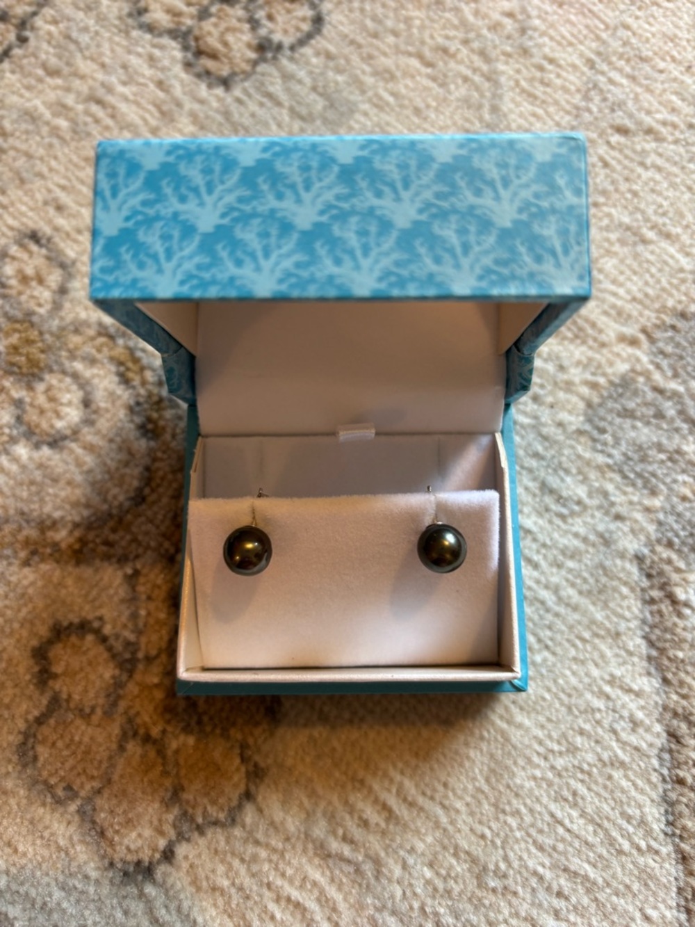 Maui Divers Elegant Tahitian Pearl Stud Earrings - Classic Women Jewelry - Picture 2 of 4
